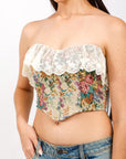 Top bandeau con volantes y estampado floral